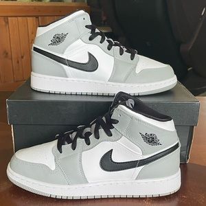 Air Jordan 1 Mid Grade School